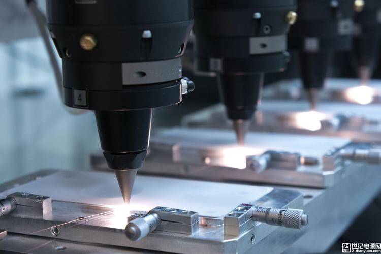 manz 为量产所需的机械加工技术与激光工艺整合推出新标准
